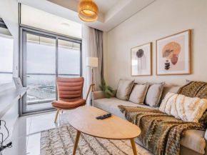 Modern and Cozy Condo With Unobstructed City Views